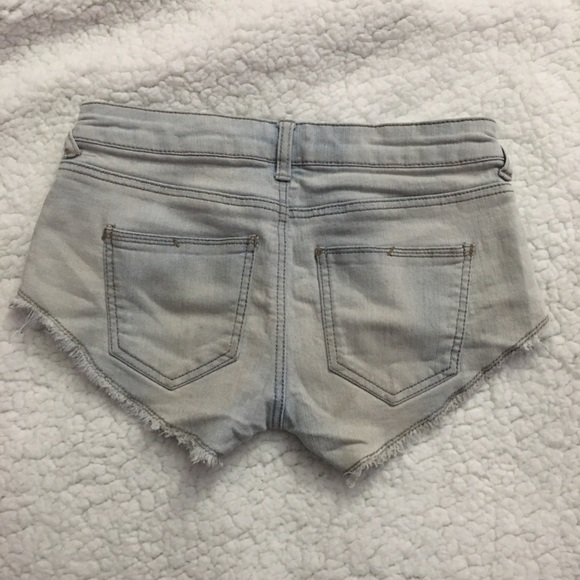 Bootie denim shorts - Picture 2 of 3